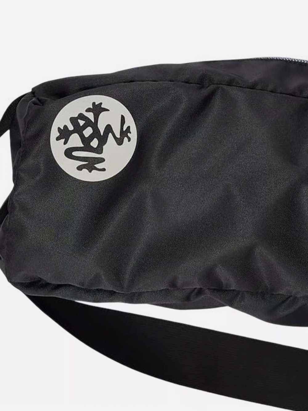 Manduka yoga mat carrier in black